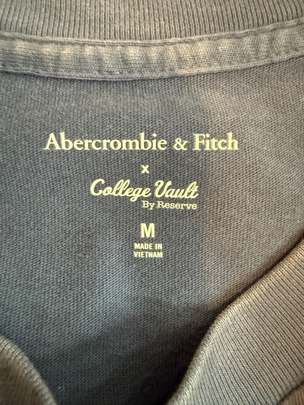 Abercrombie and Fitch- College Vault collab- 1991 Final Four (Unisex) blue M - Picture 2 of 2